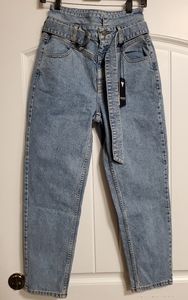 *SOLD* RETRO GUESS JEANS